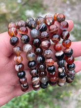 Load image into Gallery viewer, Banded agate bracelets 8mm