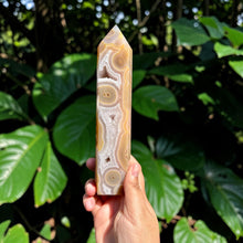 Load image into Gallery viewer, Beautiful natural agate tower with incredible banding