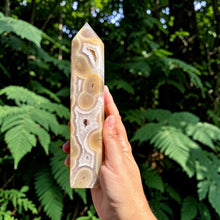 Load image into Gallery viewer, Beautiful natural agate tower with incredible banding
