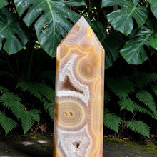 Load image into Gallery viewer, Beautiful natural agate tower with incredible banding
