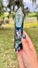 Load image into Gallery viewer, Feather fluorite towers
